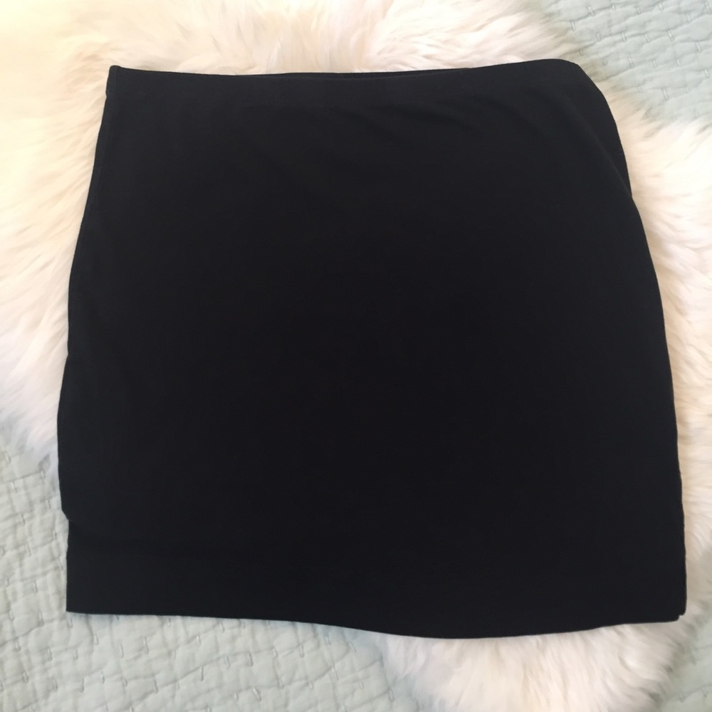H&M BASIC black, 16” stretch skirt